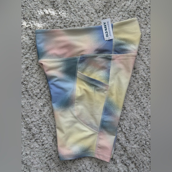 Old Navy High Rise PowerSoft Biker Shorts - Picture 7 of 8